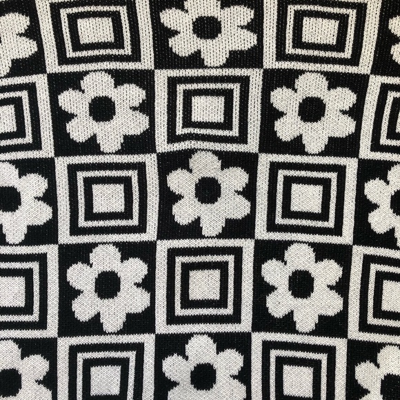 Cleo Black & White Knit Floral Cardigan - Picture 9 of 17